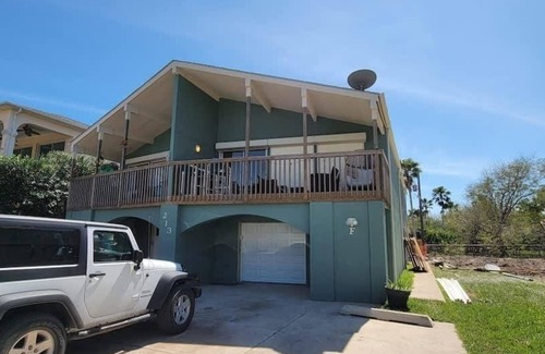 South Padre Island Condo | NEW! Large 3 bedr * Bay Views * Pool * Great Deck