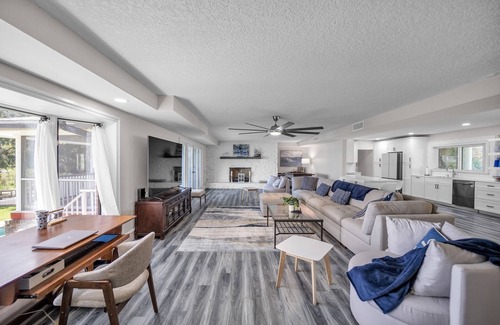 Haines City House | NEW LISTING! Beautiful Lake View Retreat Drivable to Theme Parks