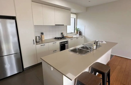 Melbourne House | *NEW listing* Bright Spacious two story Townhouse with double garage.