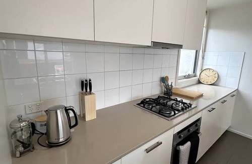 Melbourne House | *NEW listing* Bright Spacious two story Townhouse with double garage.