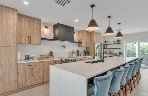 Central Corals House | NEW LISTING! Casa Cervo - Stunning Home in great location - walkable to restaurants, shopping, and the beach! by RedAwning