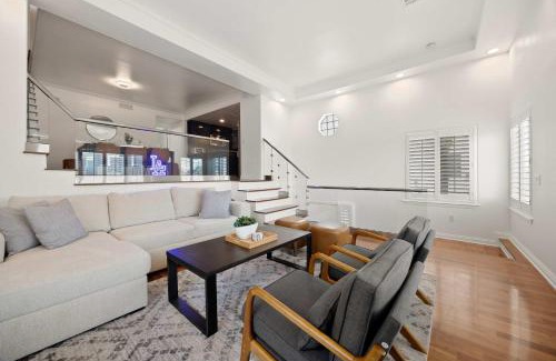 Downtown Los Angeles House | New Listing Dodger Clubhouse by Colby & Conrad