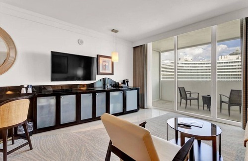 Mid Beach Condo | New Listing - Fontainebleau Sorrento Junior Suite
