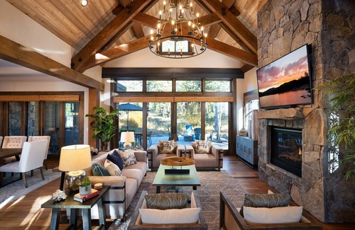 Truckee House | New Listing! Gorgeous 4 Bedroom Home on Gray's Crossing Golf Course!