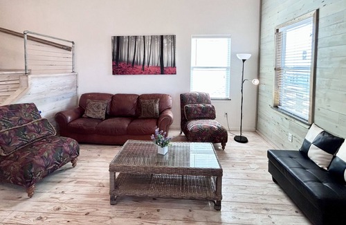 Flour Bluff House | New Listing! Near the Water with Private Pier, Boat Slip & Community Pool!
