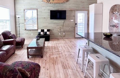 Flour Bluff House | New Listing! Near the Water with Private Pier, Boat Slip & Community Pool!