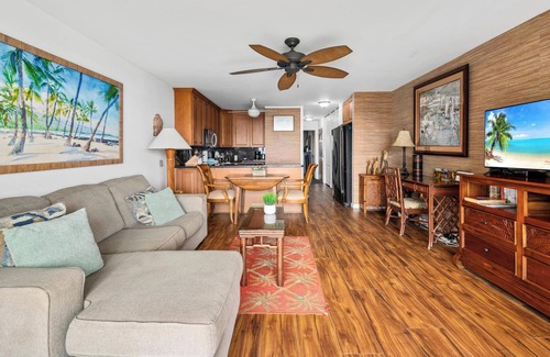 Kailua-Kona Condo | New Listing, Oceanfront Paradise, Kona Isle D3, 1BR