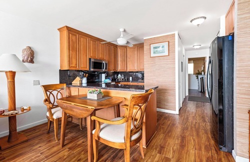 Kailua-Kona Condo | New Listing, Oceanfront Paradise, Kona Isle D3, 1BR