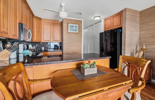 Kailua-Kona Condo | New Listing, Oceanfront Paradise, Kona Isle D3, 1BR
