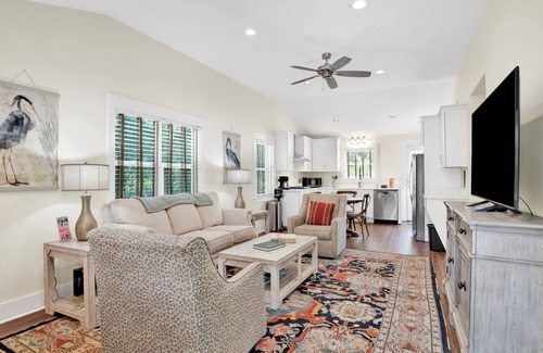 Fairhope Cottage | NEW LISTING! Peaceful, Fairhope Cottage