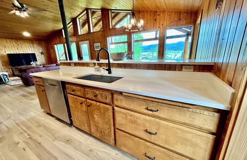 Sandpoint House | NEW LISTING: SANDPOINT LAKEFRONT HOME, ten minutes to free Schweitzer shuttle.