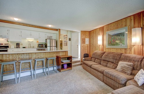Peak 8 Condo | New Listing! Strike Gold at this Prime Location - Bus Route-Fast WiFi