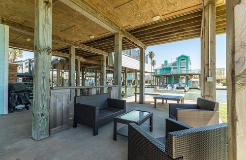 San Luis House | New listing! Stunning bayfront canal home w/ amazing views
