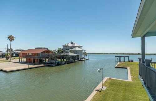 San Luis House | New listing! Stunning bayfront canal home w/ amazing views