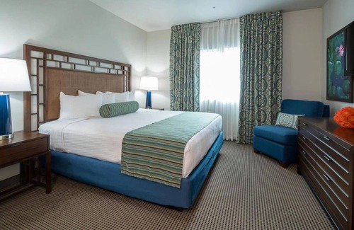 Las Vegas Resort | NEW LISTING! Tahiti Resort 2 Pools HOT TUB Wi-Fi FREE STRIP SHUTTLE Fitness Ctr