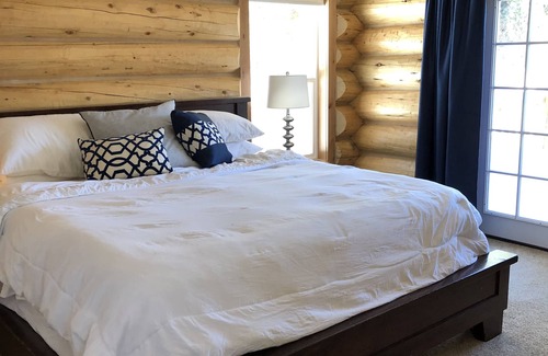 Sunny Slope House | New log cabin in the mountains close to downtown Breckenridge.