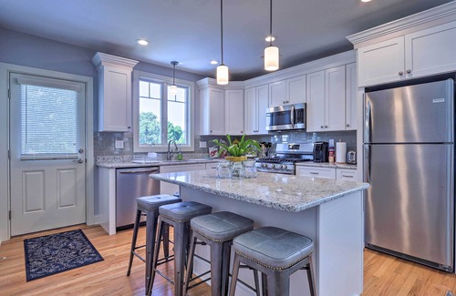 New London Apartment | New London Hideaway Near Beaches & Local Spots!