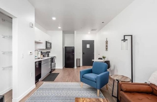 Downtown Columbus Apartment | NEW LOVELY 1BR IN HEART OF COLUMBUS l 24/7 GYM