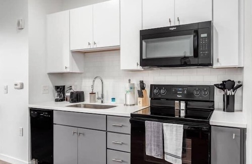 Downtown Columbus Apartment | NEW LOVELY 1BR IN HEART OF COLUMBUS l 24/7 GYM