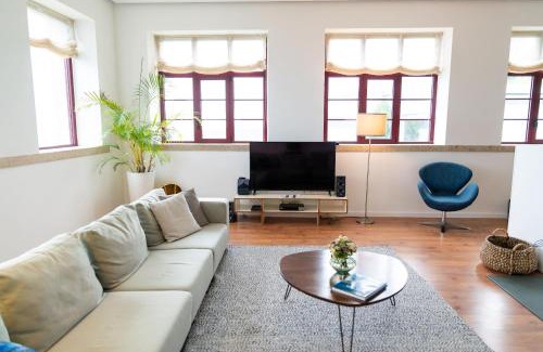 Gouvaes Villa | NEW! Lugar das Letras