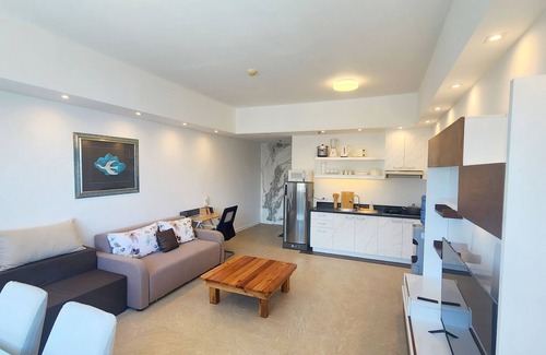 Lapu-Lapu Condo | New Lux. 1 BR Condo - 2 Pools, Gym, woow seaviews, Beach, Tours behind Newtown