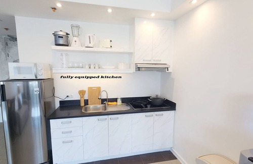 Lapu-Lapu Condo | New Lux. 1 BR Condo - 2 Pools, Gym, woow seaviews, Beach, Tours behind Newtown