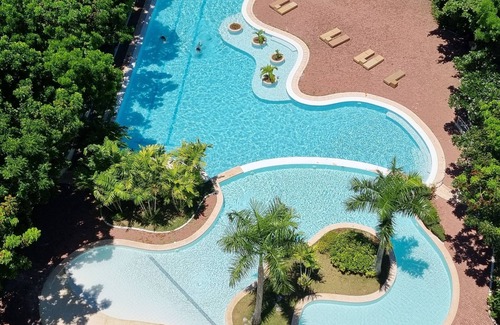 Lapu-Lapu Condo | New Lux. 2 BR Condo - 2 Pools, Gym, woow seaviews, Beach, Tours behind Newtown