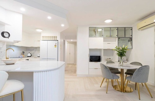 Buddina Apartment | New Lux Apt opposite Buddina patrolled Beach