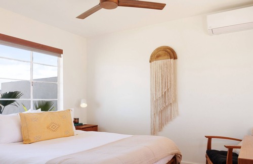 Joshua Tree House | NEW - Luxe Desert Cabin - Minutes from JTNP & Downtown Joshua Tree