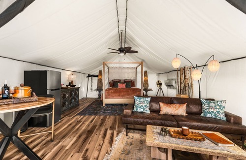 Marble Falls Cabin | New Luxe River Yurt, Hot Tub,Kayaks, Movie Projector, Rainfall Shower