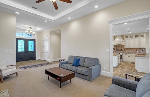 Kingsbury House | NEW! Luxurious 4-Bedroom Oasis with Private Pool