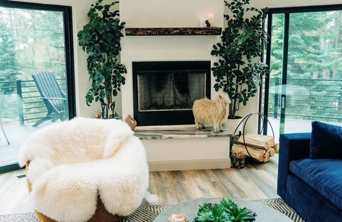 Duck Creek Village Ski Chalet | New! Luxury Chalet Hideaway in Charming Mountain Town