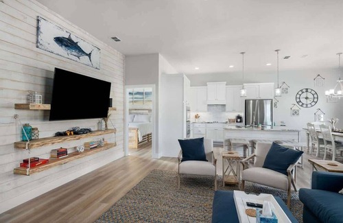 Rockport House | New Luxury Home w/Communal Pool & Prime Location!
