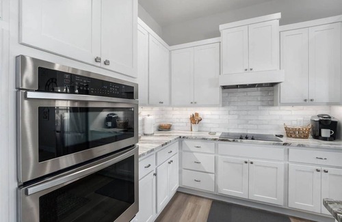 Rockport House | New Luxury Home w/Communal Pool & Prime Location!