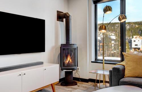 Winter Park House | New Luxury Loft #41 With Rooftop Hot Tub & Lounge, Great Views - 500 Dollars Of FREE Activities & Equipment Rentals Daily