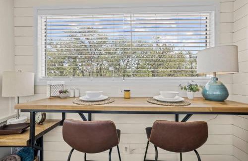 Fredericksburg House | New! Luxury Shipping Container The Desert Escape