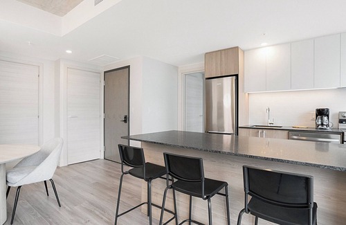 Milton Park Apartment | New Luxury Unit in Heart of MTL 703 | Metro access