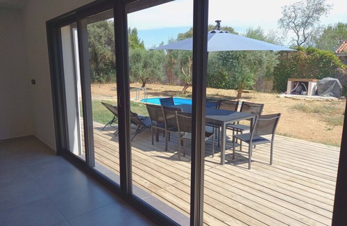 Sommieres Villa | New luxury villa with swimming pool in a quiet location