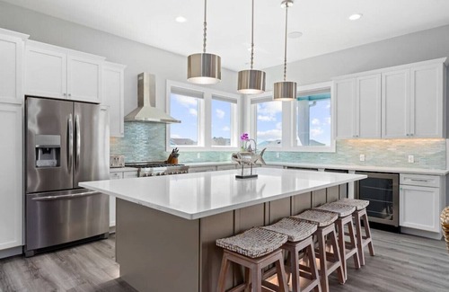 Rockport House | New Luxury water front home-Private pool/on canal