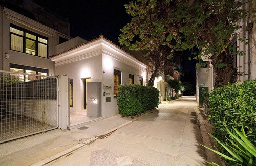 Kerameikos Villa | "NEW" Ma Maison N°9 Downtown Villa, Jacuzzi, Gym,Parking,15" walk to Acropolis