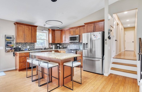 North Providence House | NEW! Minimal Modern Home Getaway