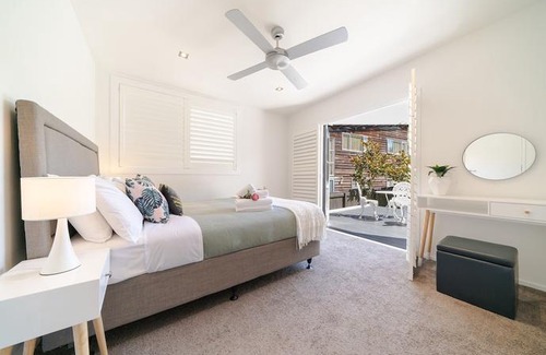 Castor Bay House | New modern 2 bedrooms unit in Castor Bay & Milford near Takapuna walk to beach and mall