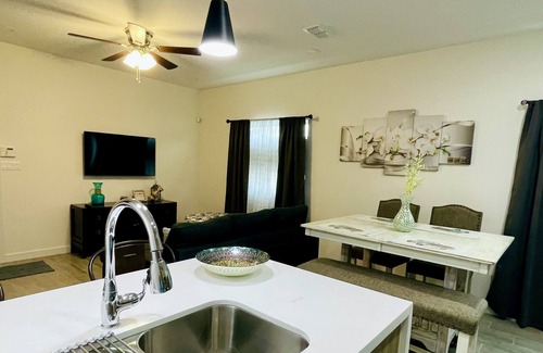 Pharr Apartment | New & Modern 2b/2b Apartment nCentrally located