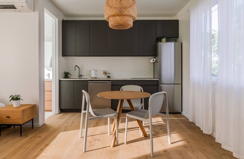 Greater South River City House | New modern apt in Travis Heights a few minutes to South Congress & Downtown!