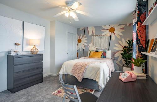 Columbia Apartment | New Modern Comfort with Pool and Clubhouse