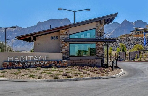 Las Vegas House | NEW Modern Home/Upscale55+/Summerlin/Club House/Pickleball