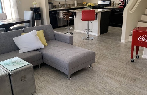 Southwest Anaheim House | New Modern House