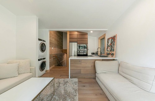 Olympic Valley Ski Chalet | New - Modern Luxury Chalet in Olympic Valley