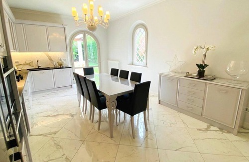 Forte dei Marmi Villa | New modern style villa with heated swimming pool