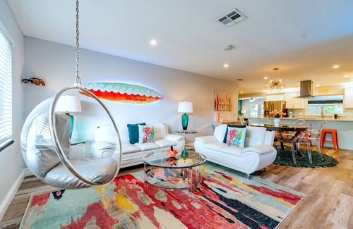 South Pinellas Community Council House | NEW! Modern & Super Stylish 3BR/3BA Pool Home-9 mins to Madeira Beach!